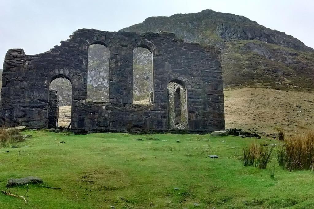 Ty Hen - Quirky Grade II Listed Cottage Blaenau Ffestiniog Exterior foto
